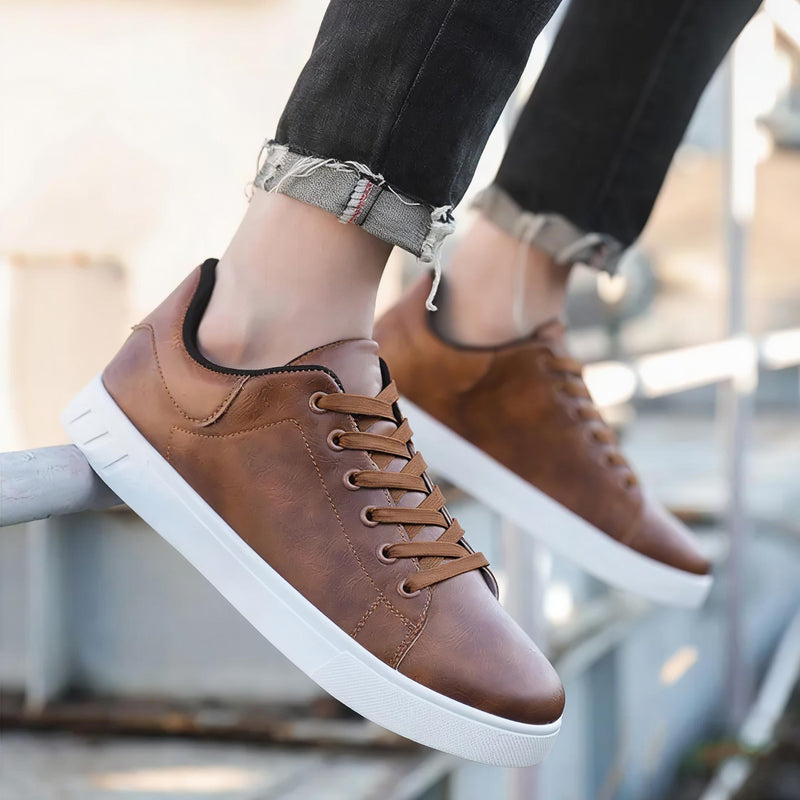 Lace-up Flat Shoes.